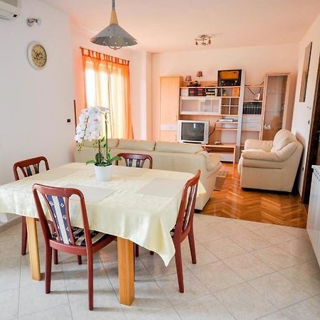 Appartement Angela à Novigrad Istria Extérieur photo